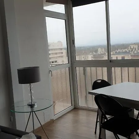 Les Pieds Dans L' Eau Apartment *