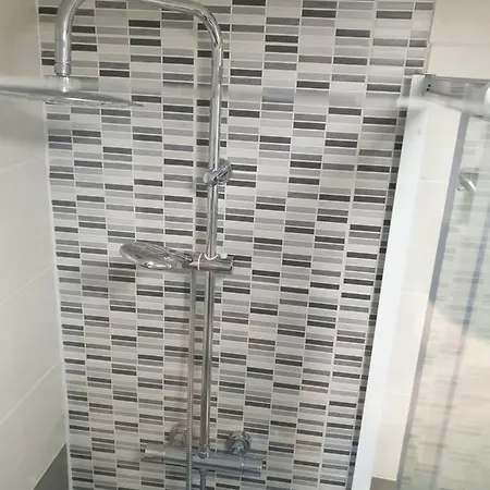 Les Pieds Dans L' Eau Apartment *